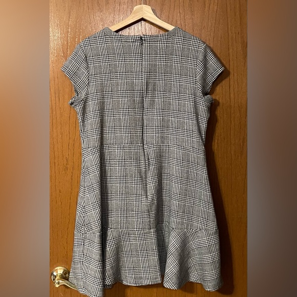 GAP Fit and Flare Dress. Sz 18 - Picture 2 of 11